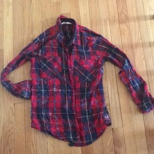 Long sleeve button down plaid shirt